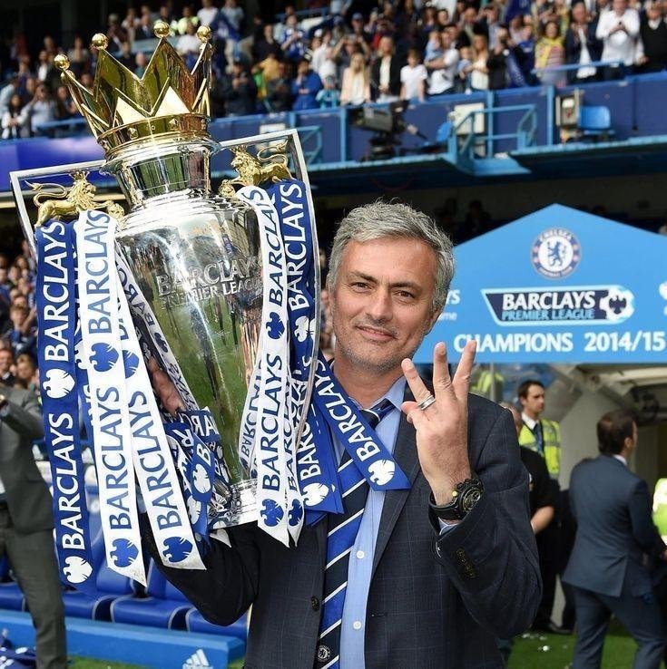 Jose Mourinho Chelsea Premier League trophy
